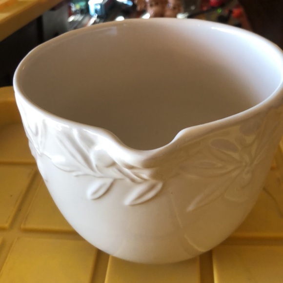 Olive Branch Stoneware Batter Bowl by Signature Housewares Inc.  6”t x 10”w - Picture 4 of 6